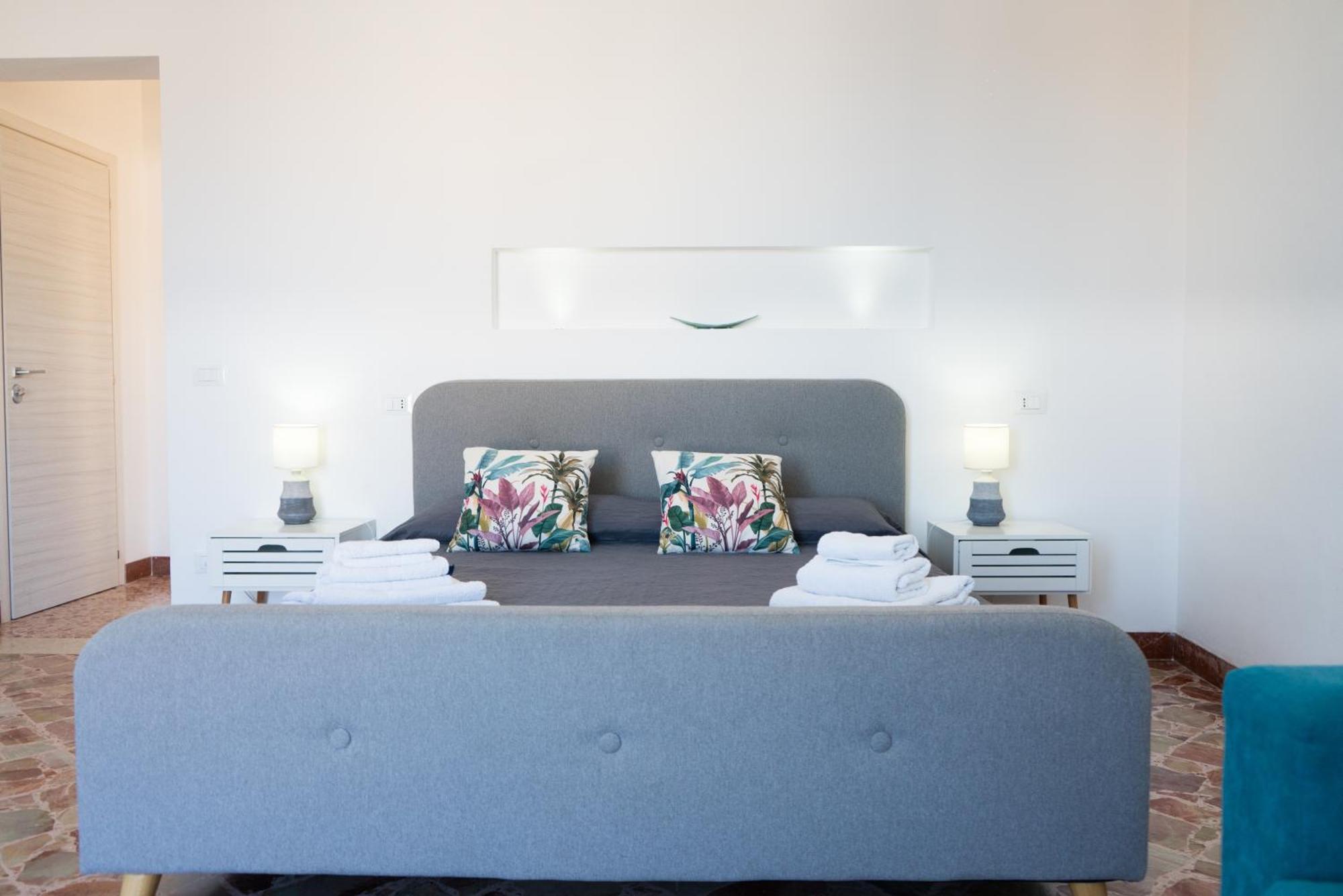 Ponente & Maestro Rooms Favignana Exterior photo