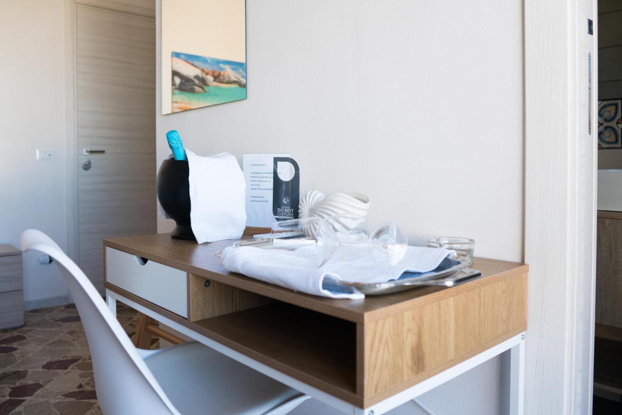 Ponente & Maestro Rooms Favignana Exterior photo