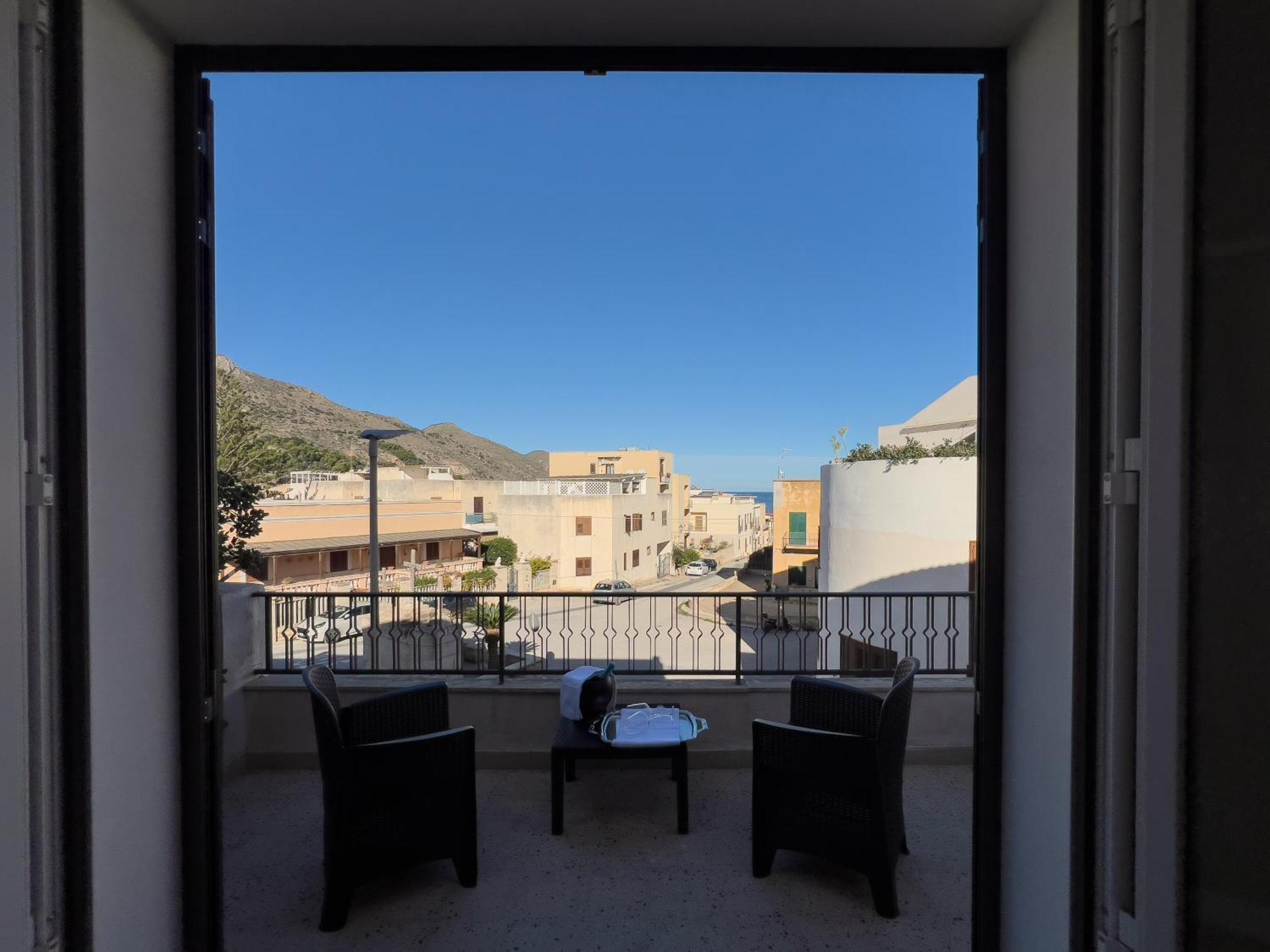 Ponente & Maestro Rooms Favignana Exterior photo